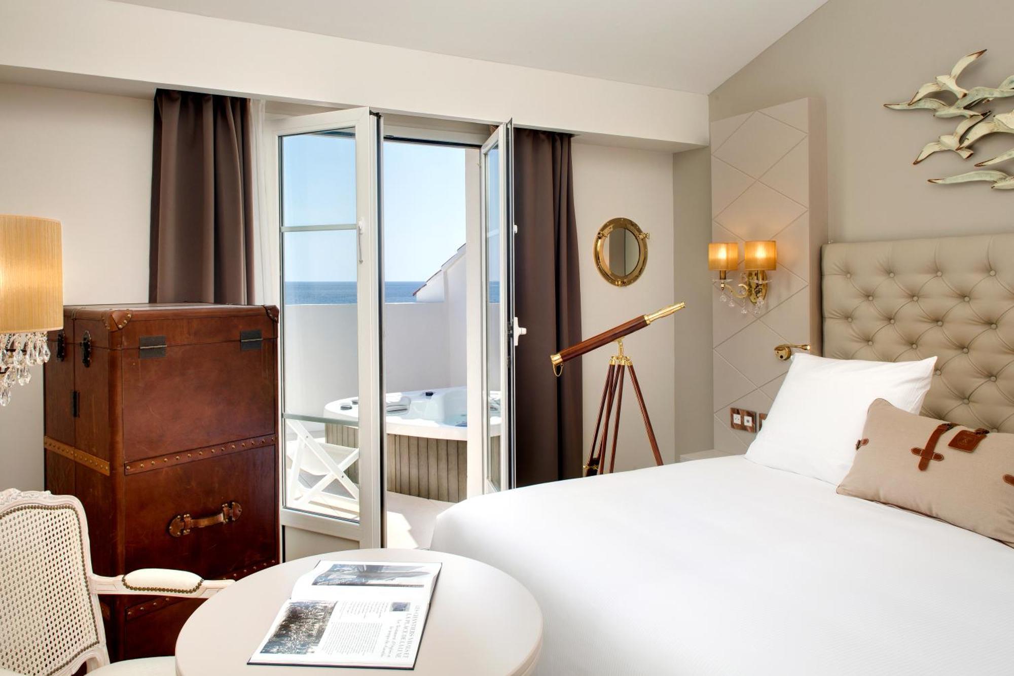 Grand Hotel Des Sablettes Plage, Curio Collection By Hilton La Seyne-sur-Mer Exteriér fotografie
