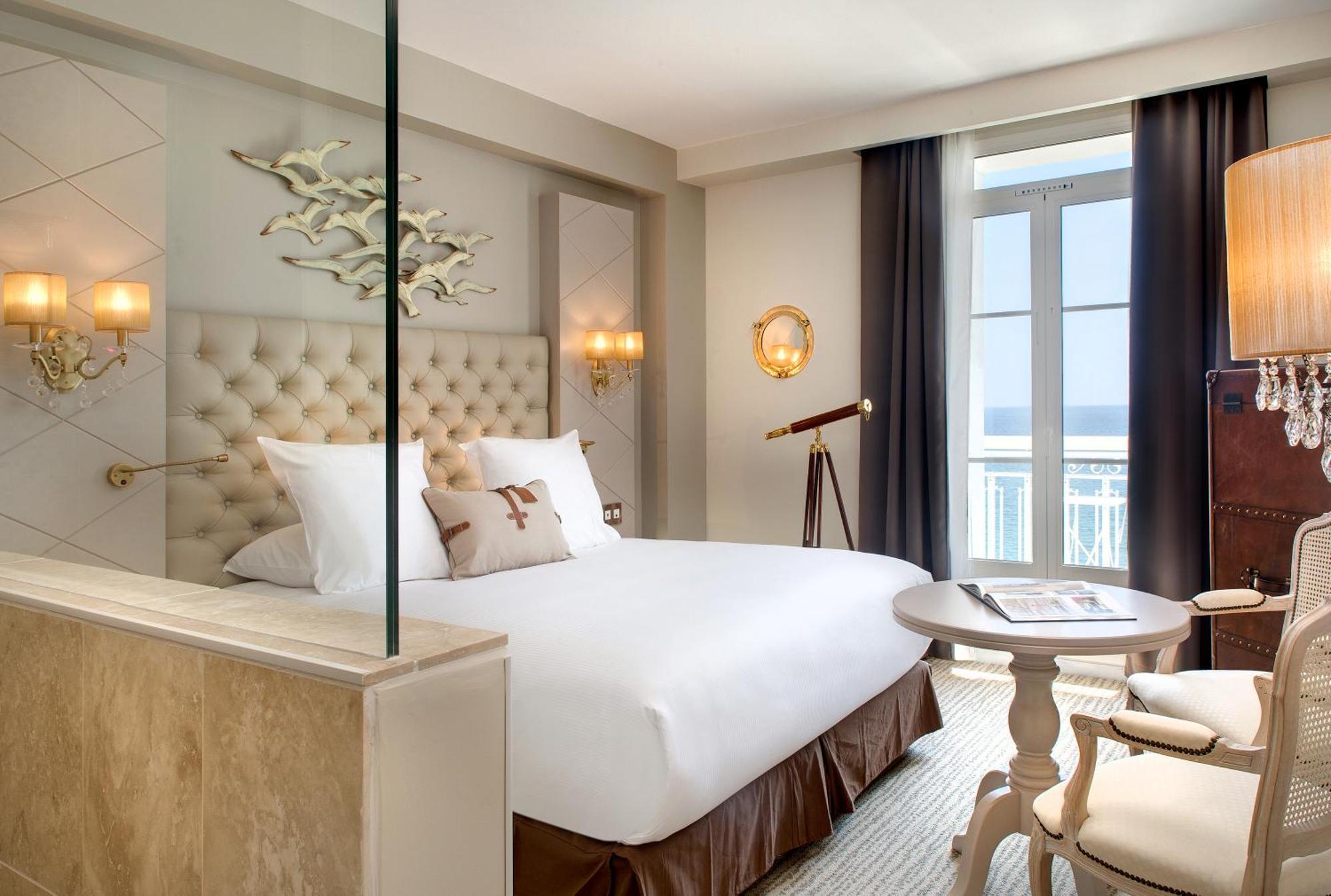 Grand Hotel Des Sablettes Plage, Curio Collection By Hilton La Seyne-sur-Mer Exteriér fotografie